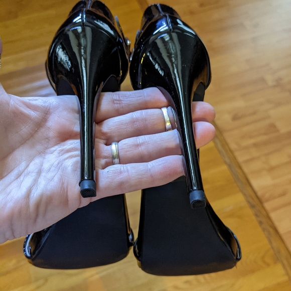 Patent-leather black heels with buckled ankle strap, sz 9, NWOB - Picture 7 of 9